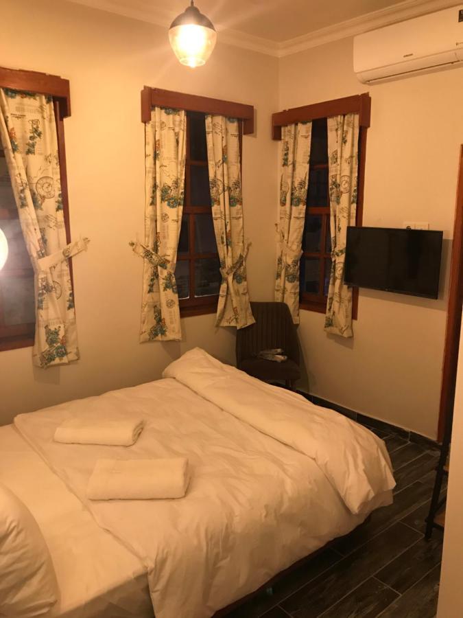 Gagarin Pub & Hotel 安塔利亚 外观 照片